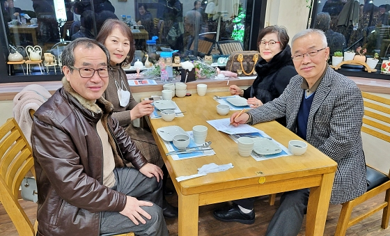 s장영수 목사 단체사진.jpg