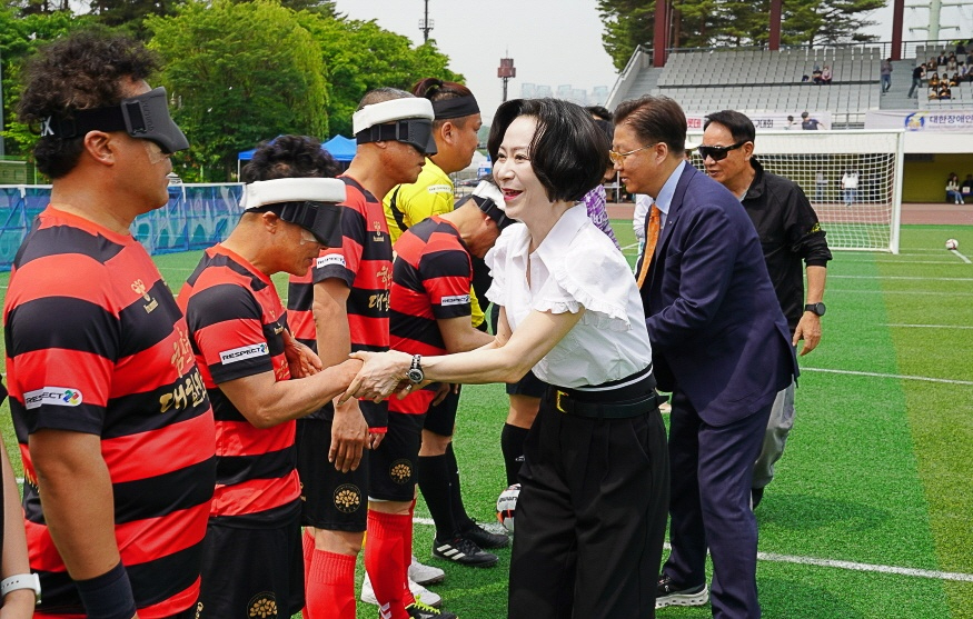 (교체)아시아트리뷴.jpg